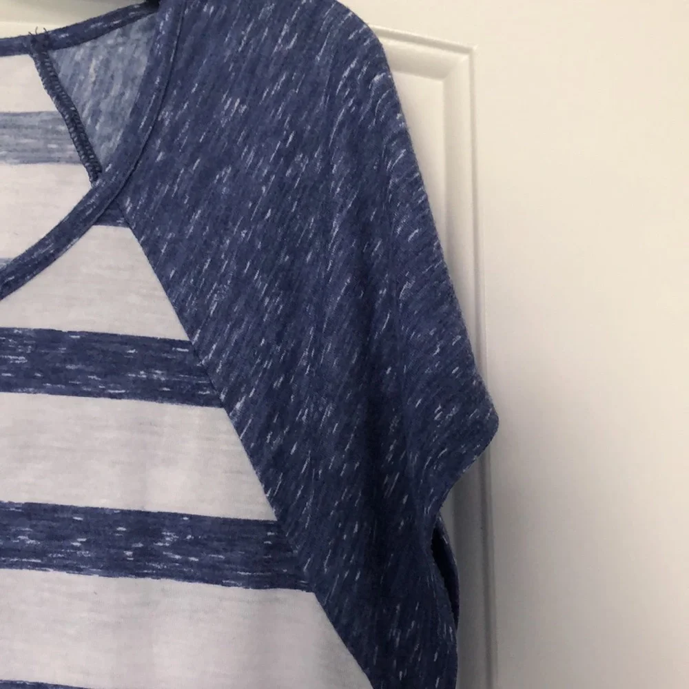 SO Top Girls Size Large Blue‎ White Striped Short Sleeves Scoop Hem